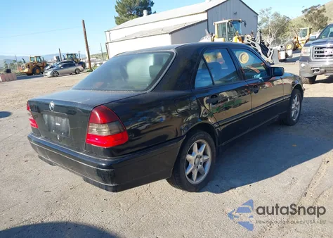 1999 Mercedes-Benz C 230 Kompressor z USA, uszkodzony, nr VIN WDBHA24G0XA773105